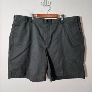 L.L. Bean Men's Size 44 Wrinkle-Free Double L Chino Comfort Shorts Charcoal Gray